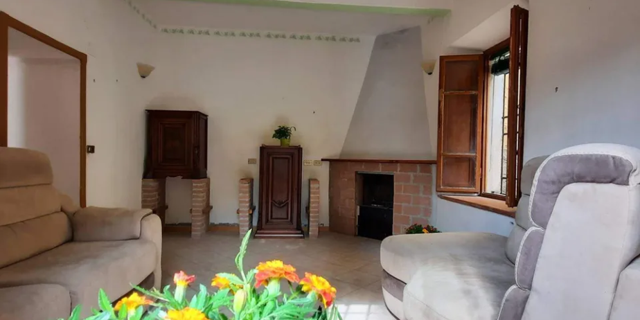 House in Sommocolonia with a view of Barga and valley to the Apuane Alps for sale