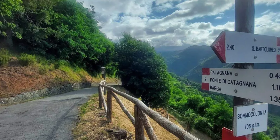 House in Sommocolonia with a view of Barga and valley to the Apuane Alps for sale