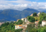 House in Sommocolonia with a view of Barga and valley to the Apuane Alps for sale