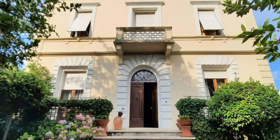 Barga villa the beginning of the 1900s for sale