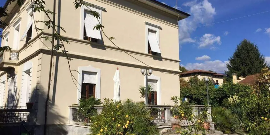 Barga villa the beginning of the 1900s for sale