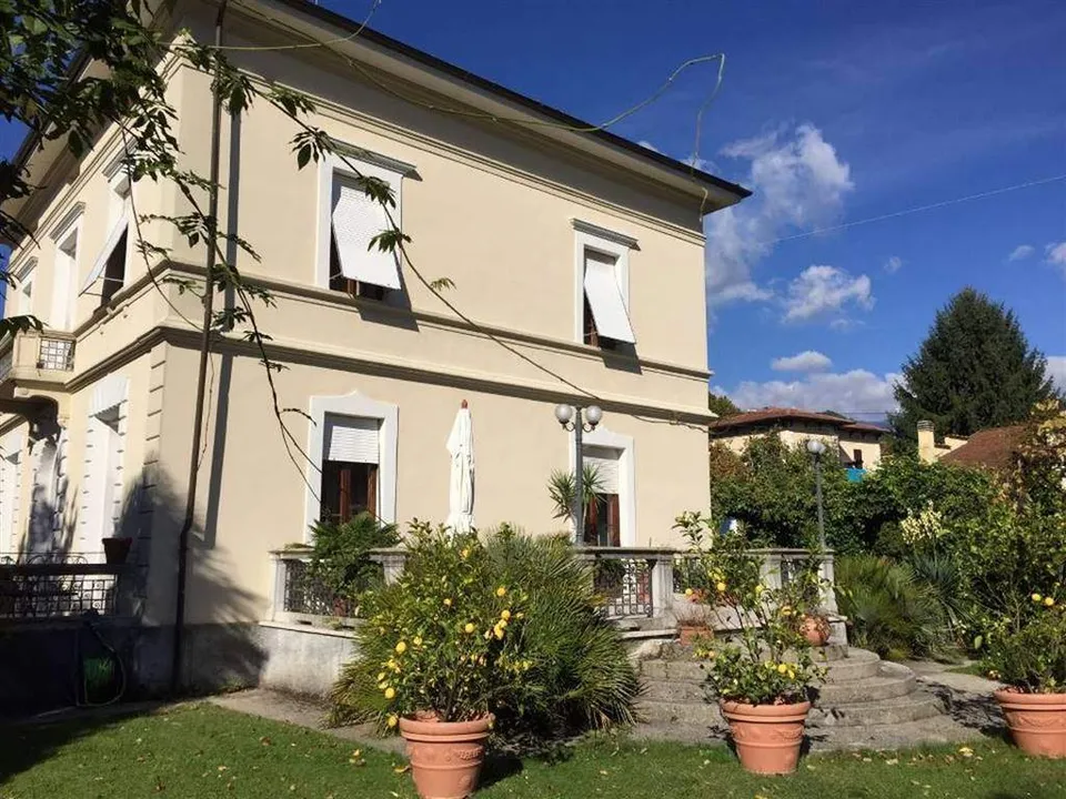 Barga villa the beginning of the 1900s for sale