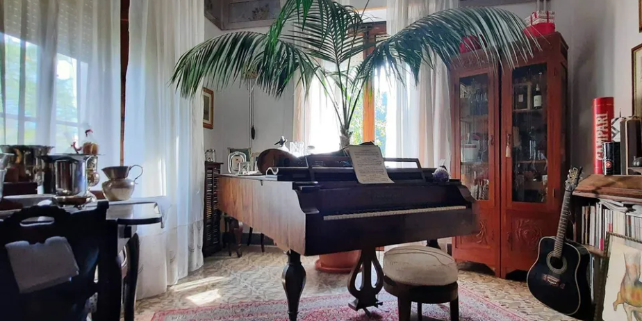 Barga villa the beginning of the 1900s for sale