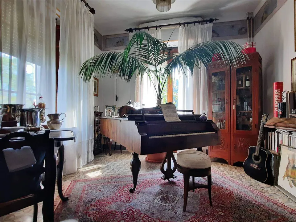 Barga villa the beginning of the 1900s for sale