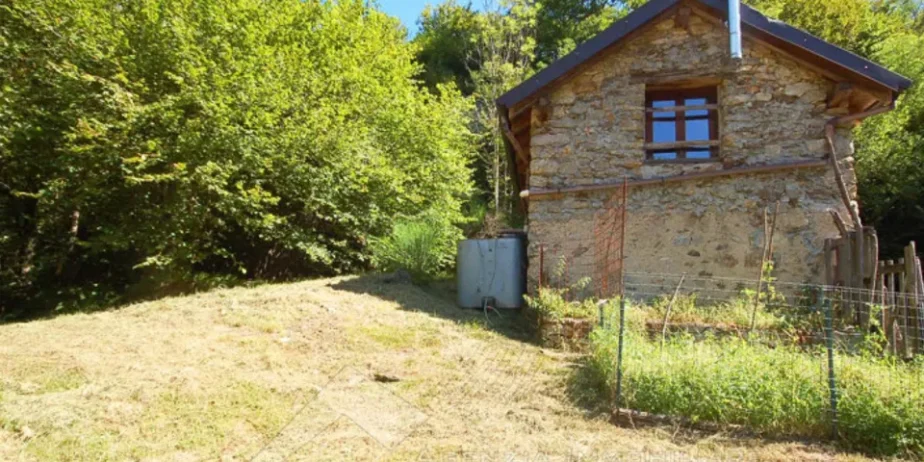 Country house  in Cesara for sale