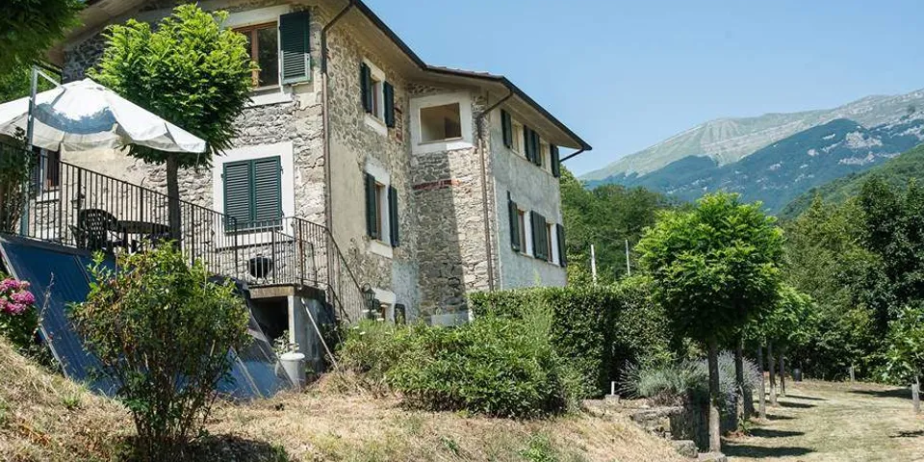 Villa in the Tuscan mountains north of Lucca  for sale