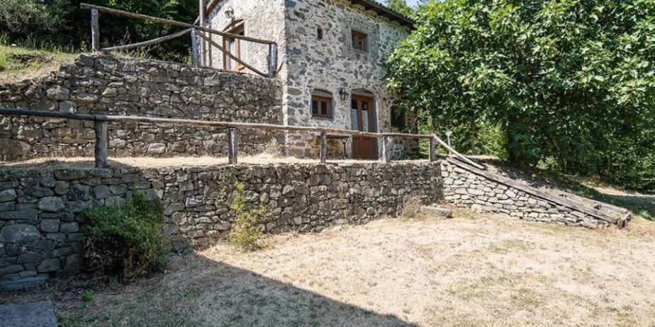 Villa in the Tuscan mountains north of Lucca  for sale