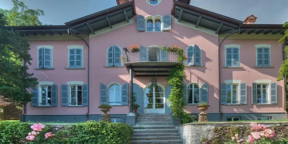 Villa overlooking Lake Maggiore in Verbania for sale