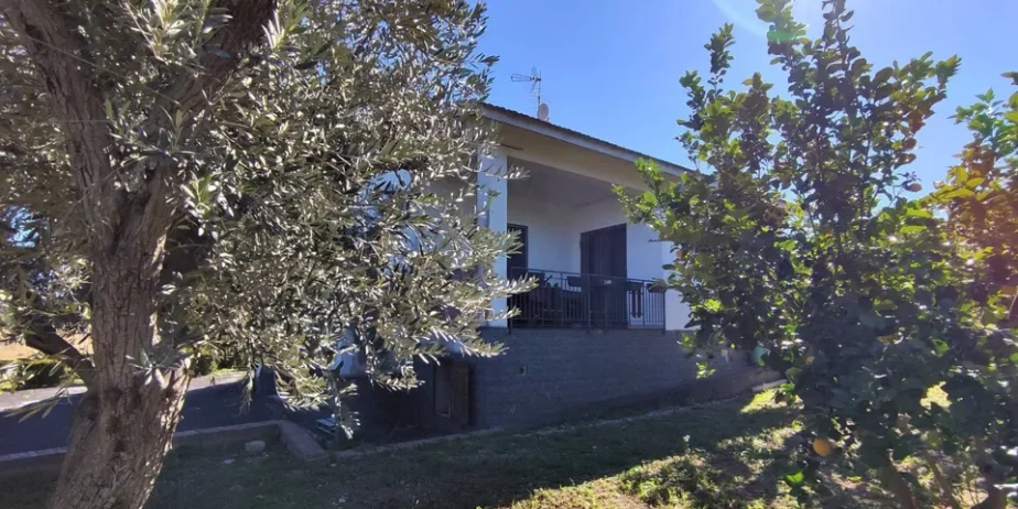 Splendid villa in  Costa Saracena near the bays of Augusta for sale