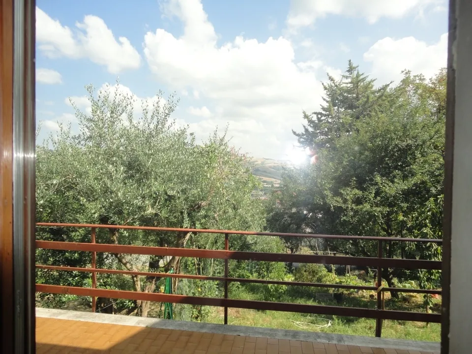 Villa in a beautiful regional park in the ancient village of Serra San Quirico