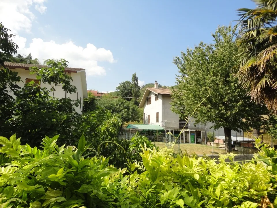 Villa in a beautiful regional park in the ancient village of Serra San Quirico