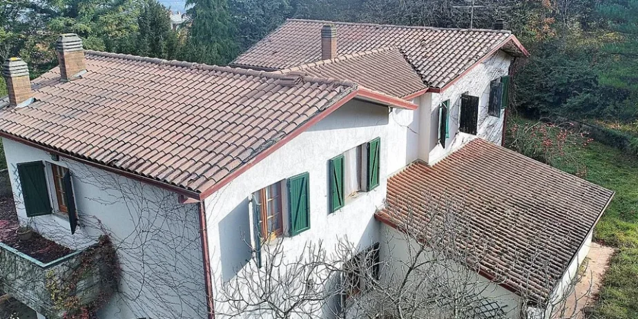 The spacious two-level detached villa in Monteluiano for sale