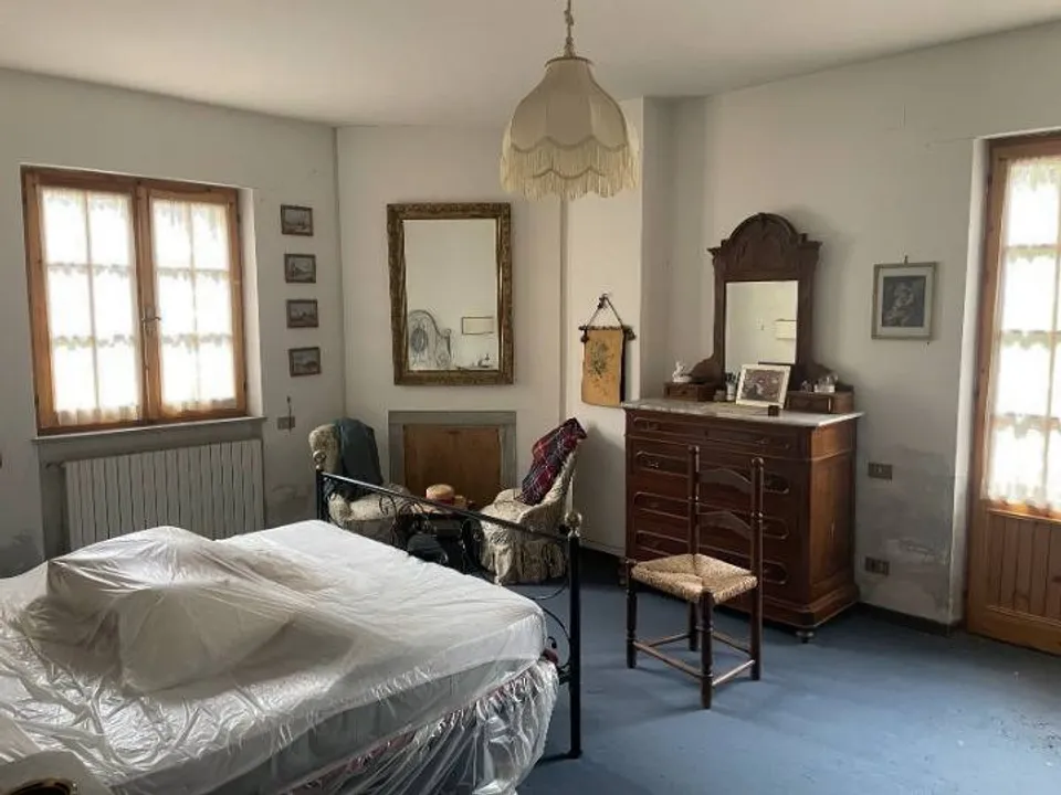 The spacious two-level detached villa in Monteluiano for sale