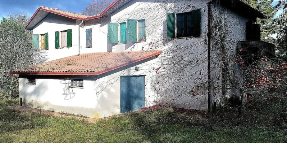 The spacious two-level detached villa in Monteluiano for sale