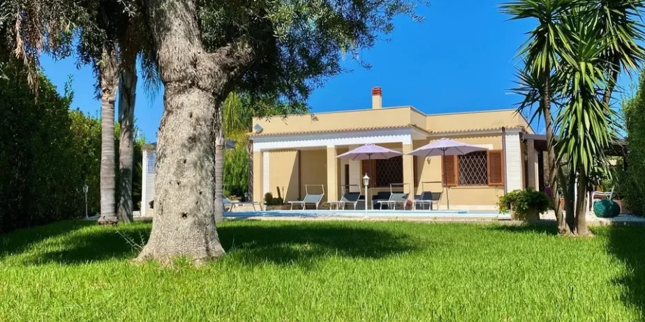 Wonderful villa with swimming pool in Syracuse