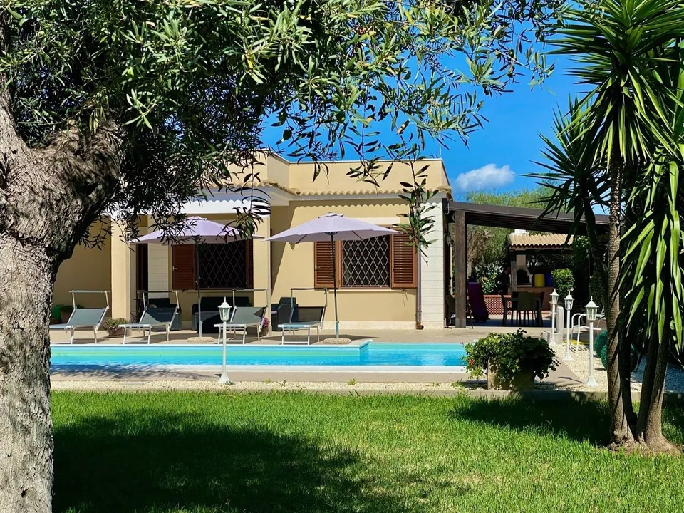 Wonderful villa with swimming pool in Syracuse