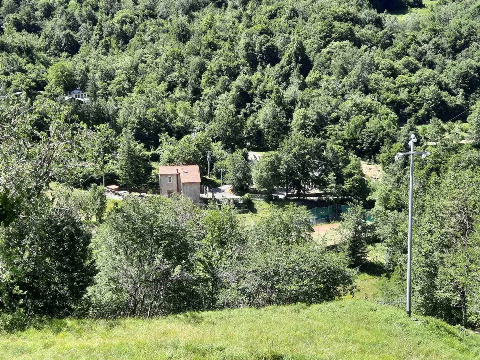 Lovely ston house dating back to the late 1800s inthe Municipality of Molazzana