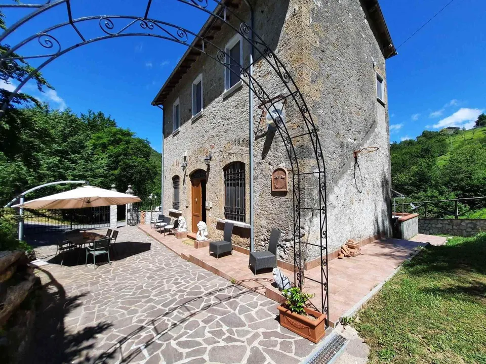 Lovely ston house dating back to the late 1800s inthe Municipality of Molazzana