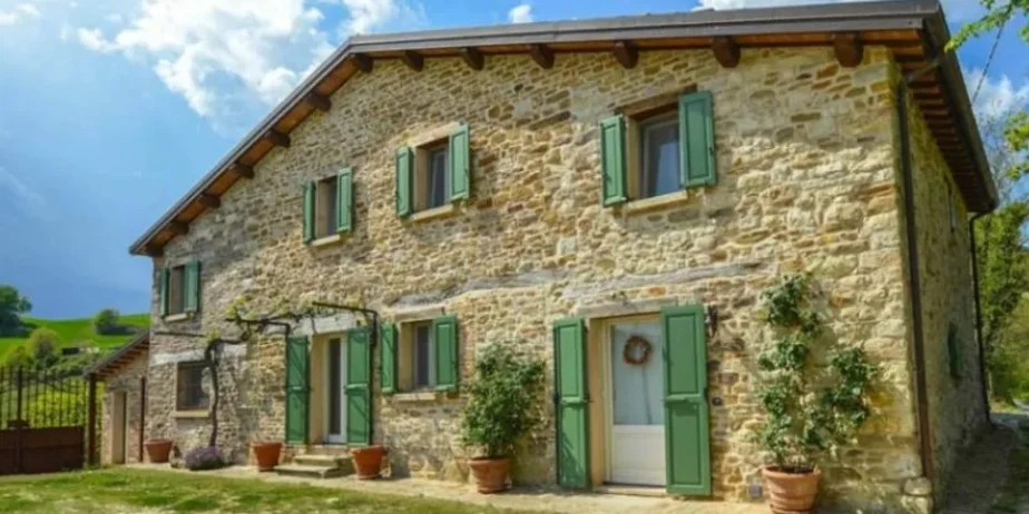 Beautiful farmhouse in Macerata Feltria for sale