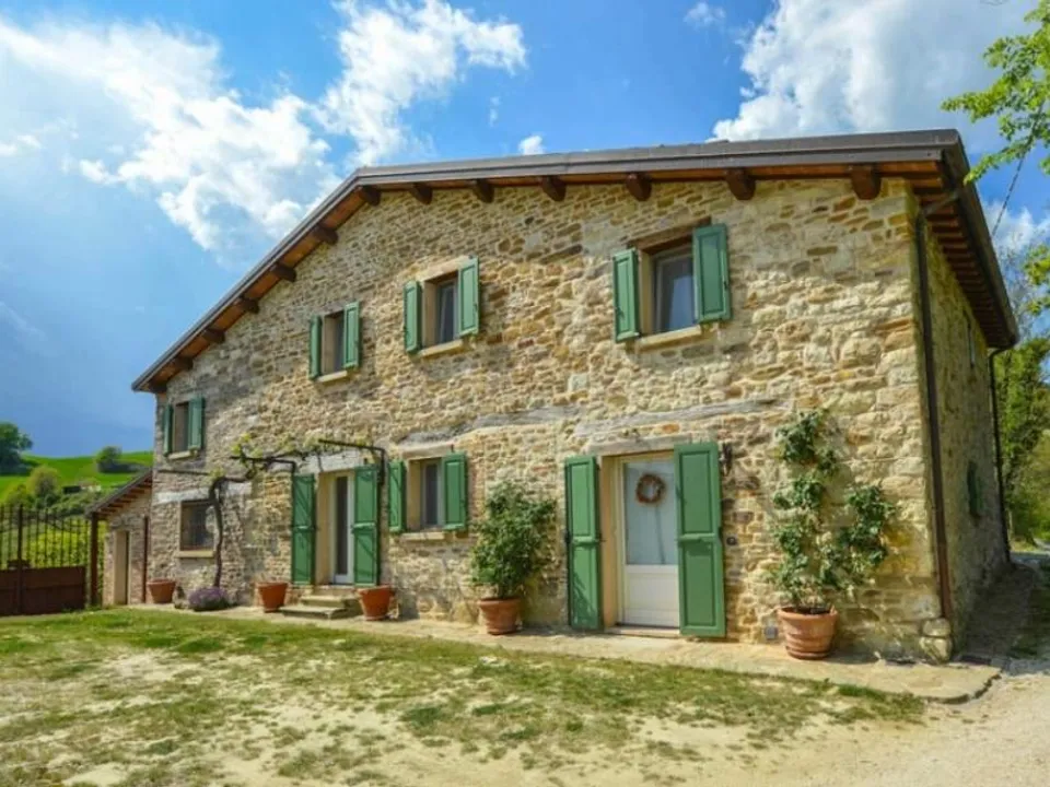 Beautiful farmhouse in Macerata Feltria for sale
