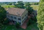 Beautiful farmhouse with outbuilding in Cento for sale