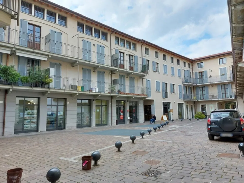 Merate commercial property for sale