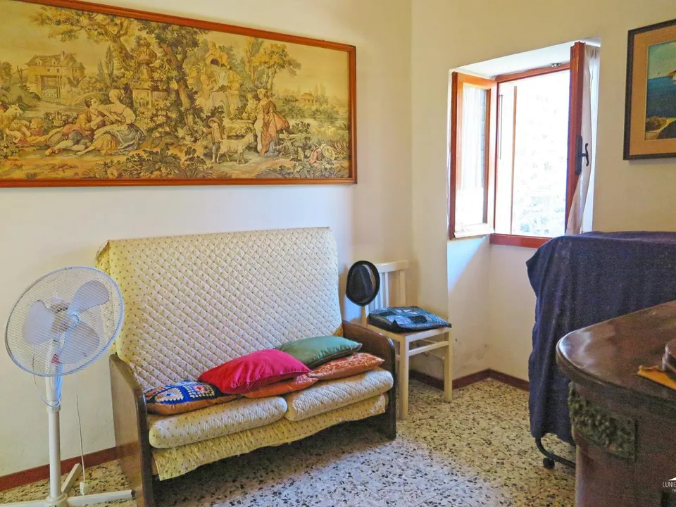 House with  fabulous panoramic views over the Tuscan-Emilian Apennines for sale