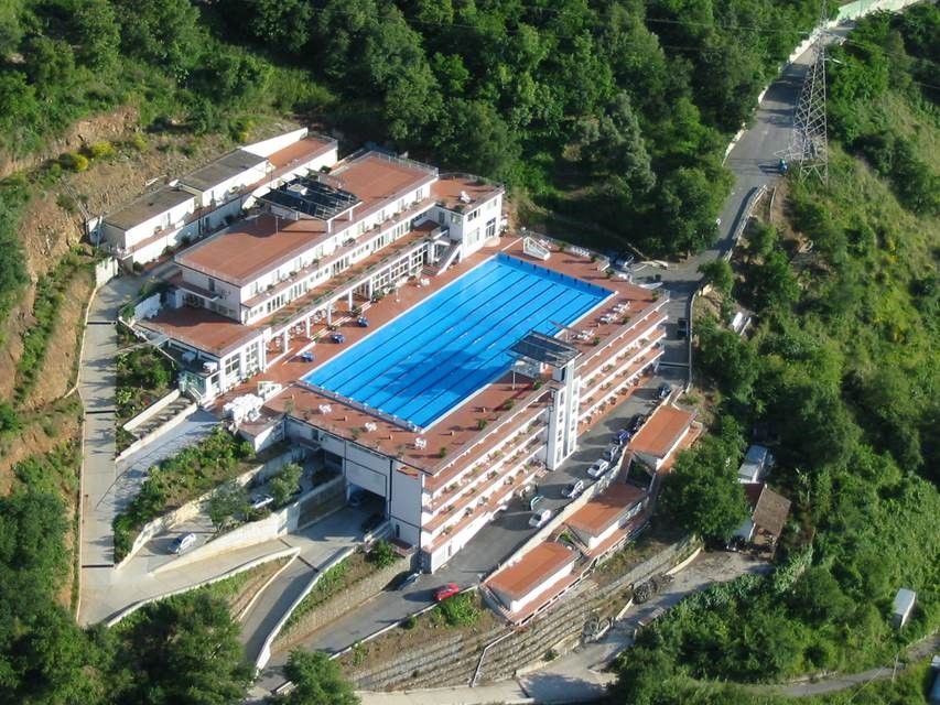 Seaside HOTEL WITH RENOVATION AIDS.