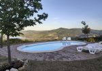 Wonderful house in the countryside overlooking the lake