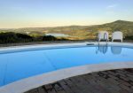 Wonderful house in the countryside overlooking the lake