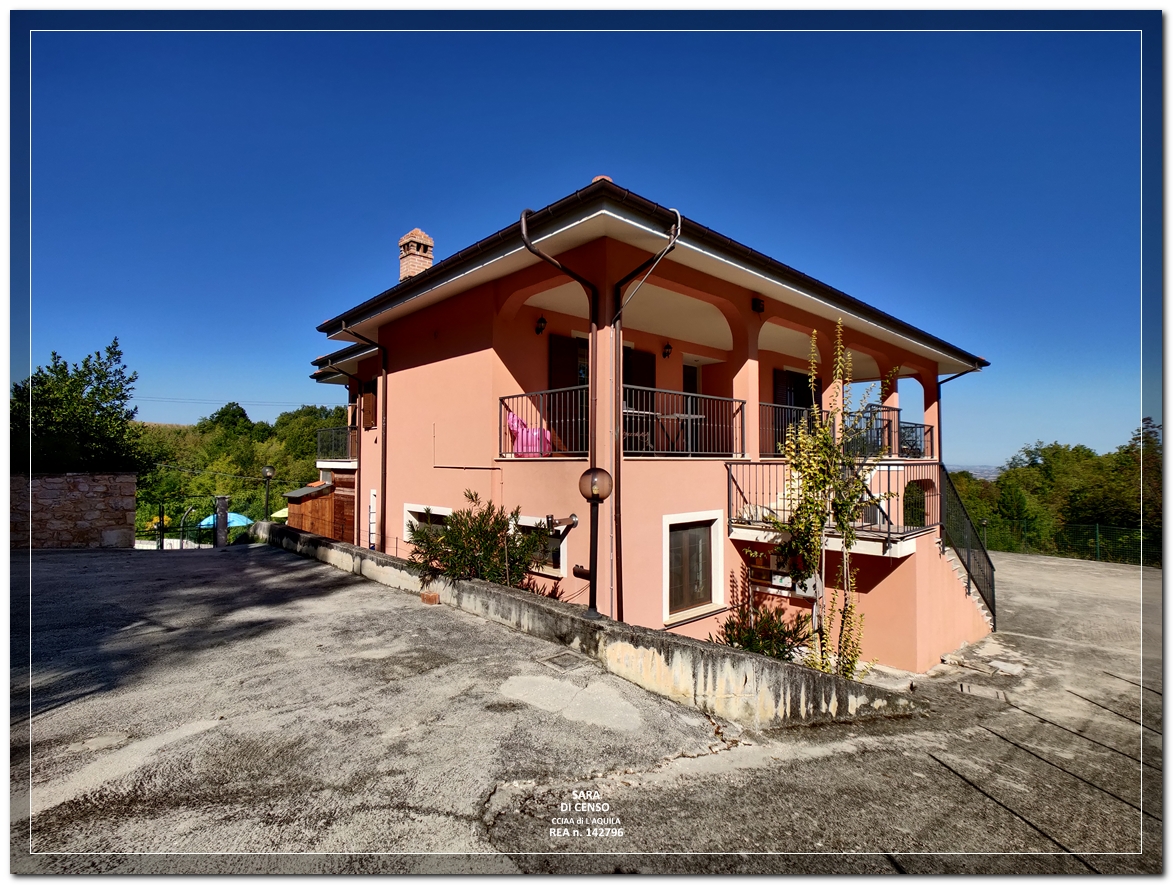 In Abruzzo, nel comune di Abbateggio, vendesi proprietà: Casa vacanze e B&B con piscina su 19.000 mq .