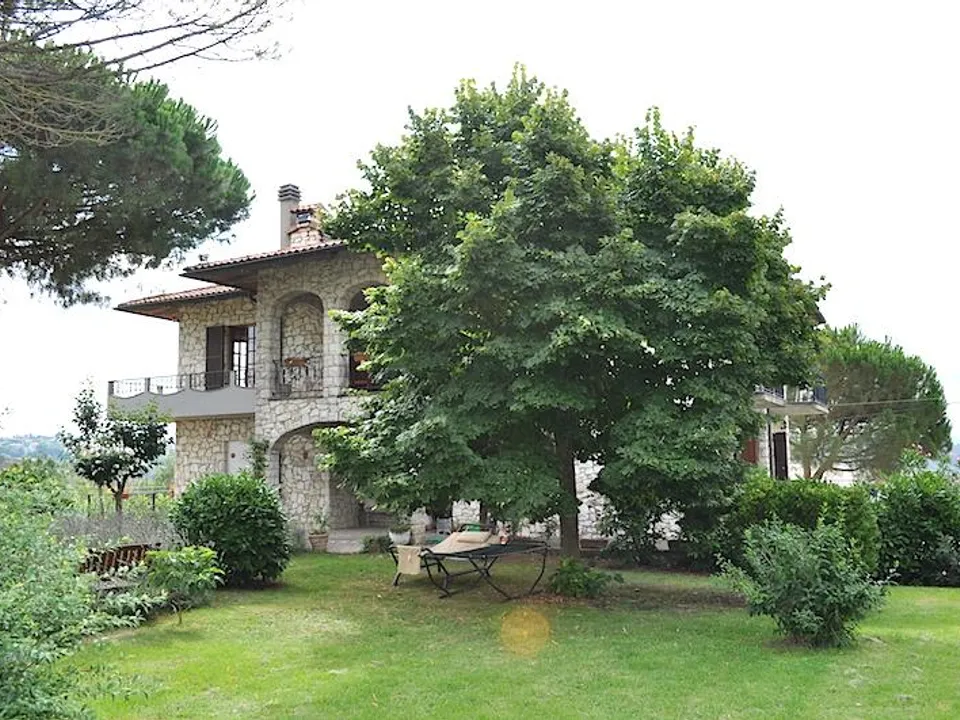 Country house for sale in Castiglione del Lago
