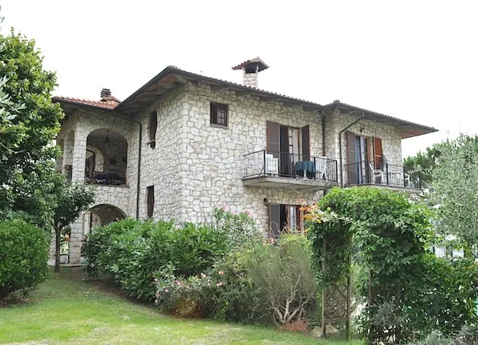 Country house for sale in Castiglione del Lago