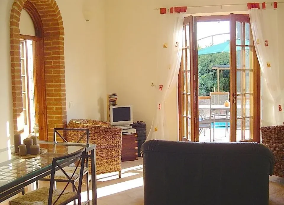 Country house for sale in Castiglione del Lago