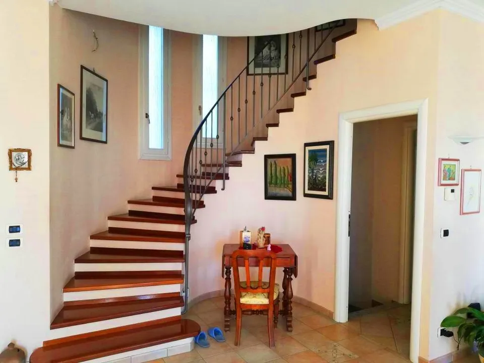 For sale newly built detached villa in Vallecrosia
