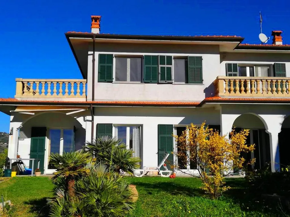 For sale newly built detached villa in Vallecrosia