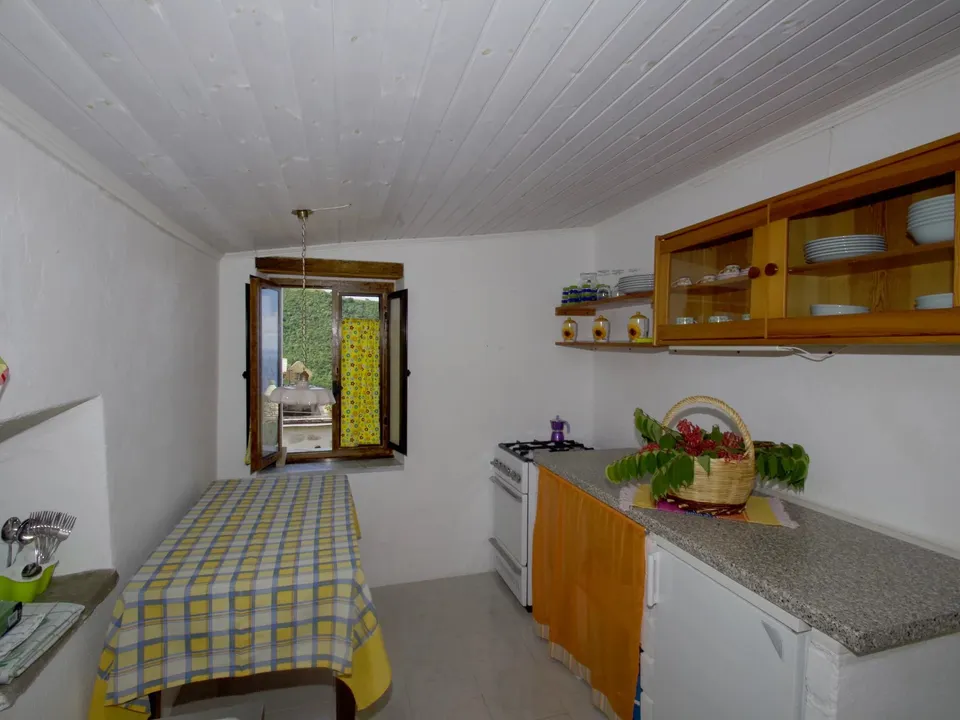 Stunning country house located in the picturesque old town of Belmonte Calabro for sale