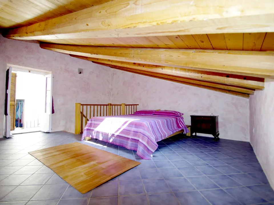 Stunning country house located in the picturesque old town of Belmonte Calabro for sale