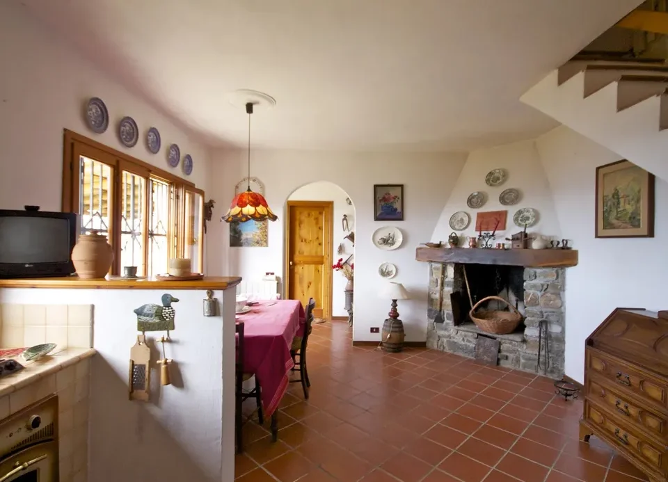 Antique villa in Castel Vittorio villa for sale