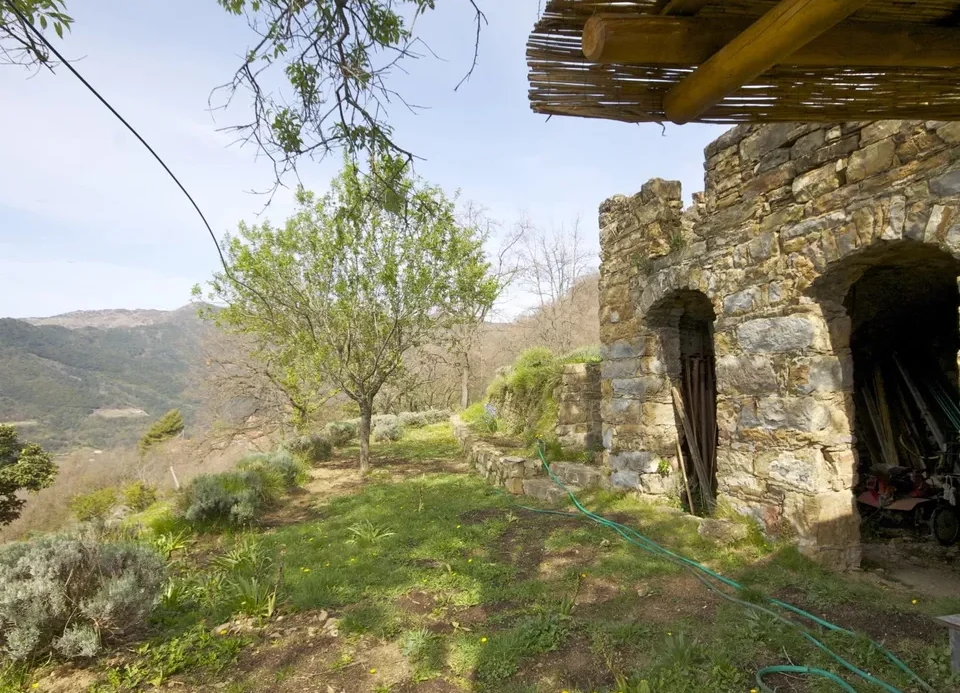 Antique villa in Castel Vittorio villa for sale