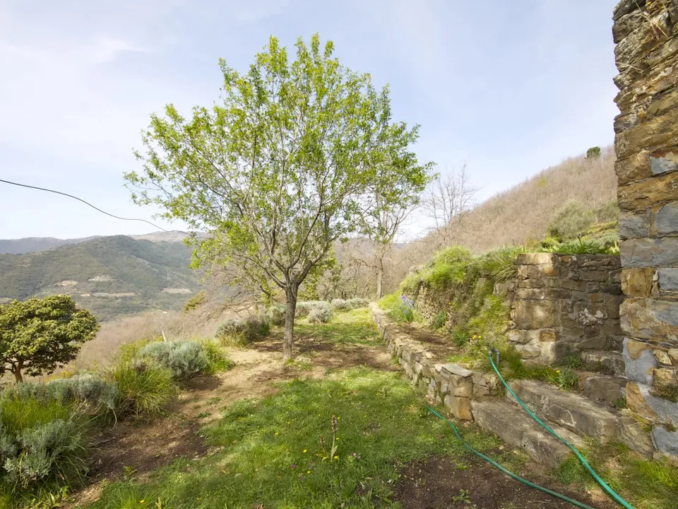 Antique villa in Castel Vittorio villa for sale
