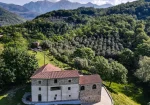 Stone farmhouse in Filattiera for sale