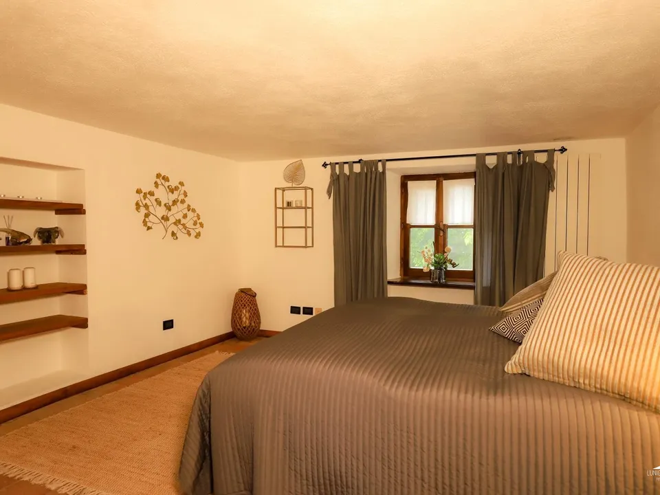 Stone farmhouse in Filattiera for sale