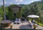 Stone farmhouse in Filattiera for sale