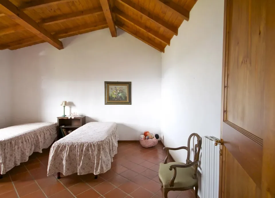 Antique villa in Castel Vittorio villa for sale