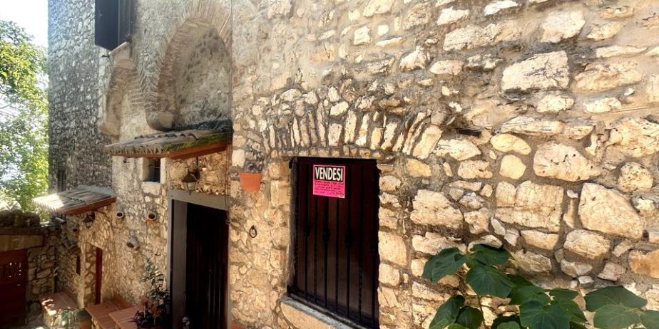 Beautiful historical home in Veroli for sale. Two properties in One. Live in One and Rent the Other. Excellent investment opportunity.