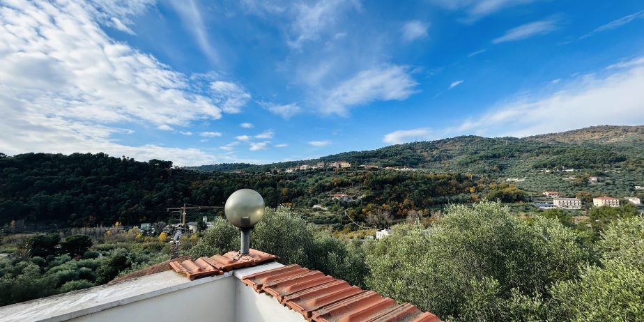 Semi-detached villa with large courtyard and land