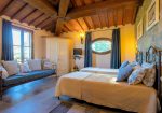 Beautiful tuscan style farmhouse with park and swimming pool in Peccioli