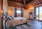 Beautiful tuscan style farmhouse with park and swimming pool in Peccioli