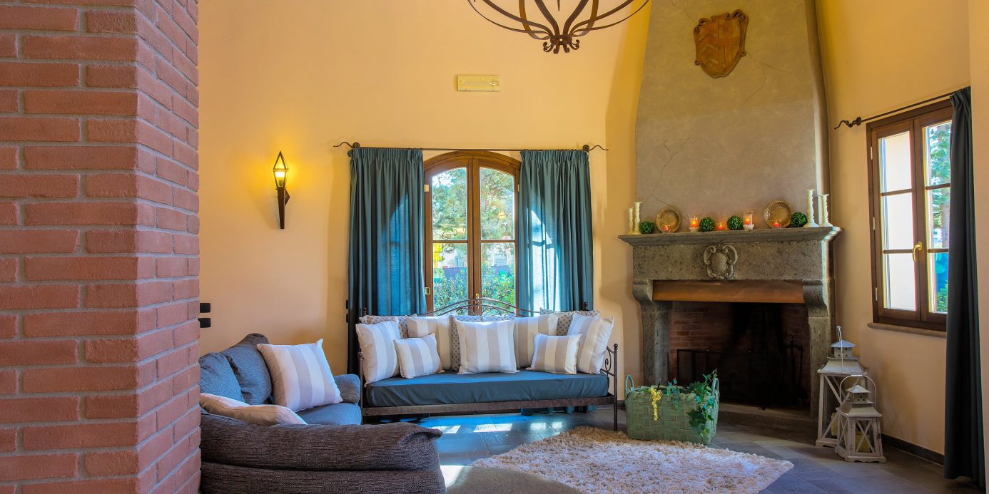 Beautiful tuscan style farmhouse with park and swimming pool in Peccioli